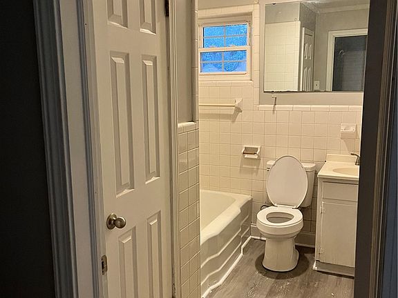 5th image of 207 Pine Ln