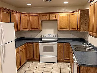 2 bed, 1228 sqft, $1,500 — Photo 4