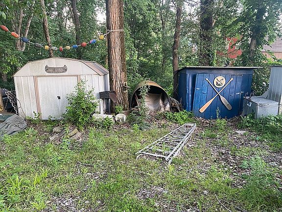 3rd image of 6017 Waukonda Dr