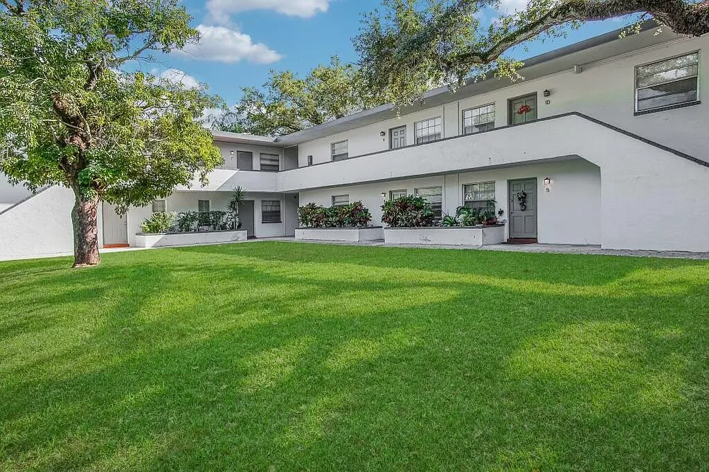 1 bed, 1.0 bath, 650 sqft, $1,549 — Photo 1