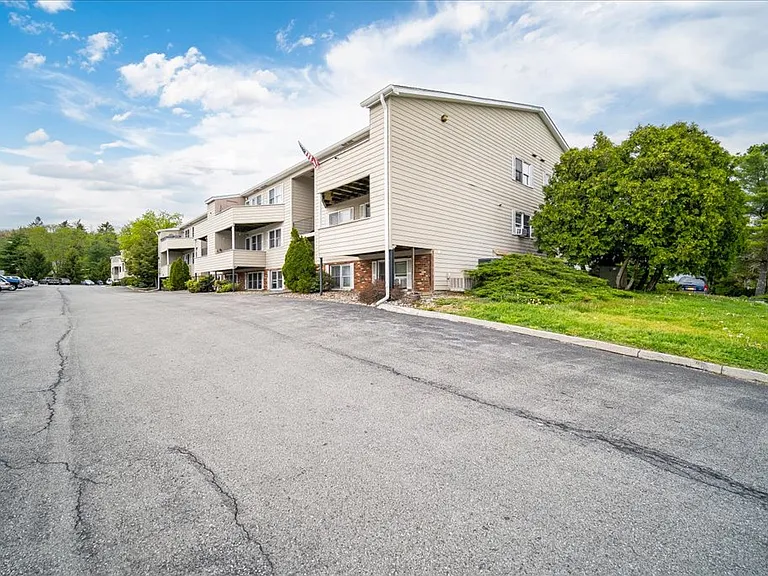 216 West Rd #39 — Photo 4