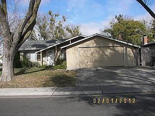 1st image of 2725 Cypress Ave