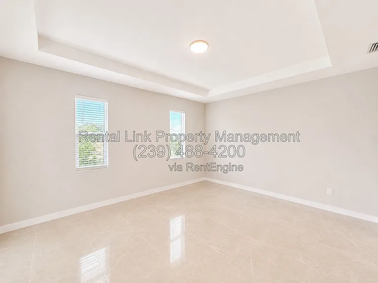 2116 NE 22nd Ave — Photo 12