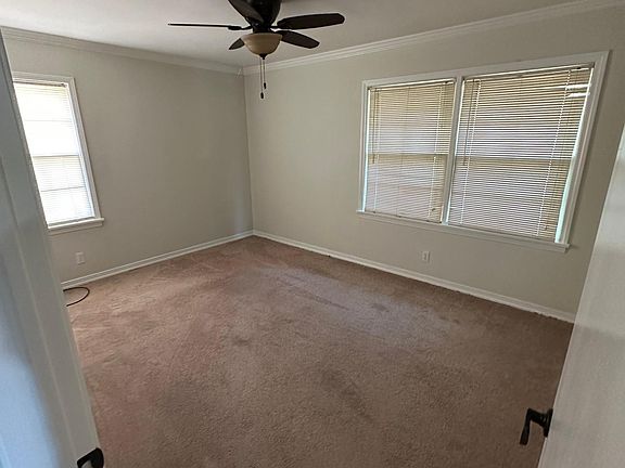 4th image of 1507 Pinehurst Blvd