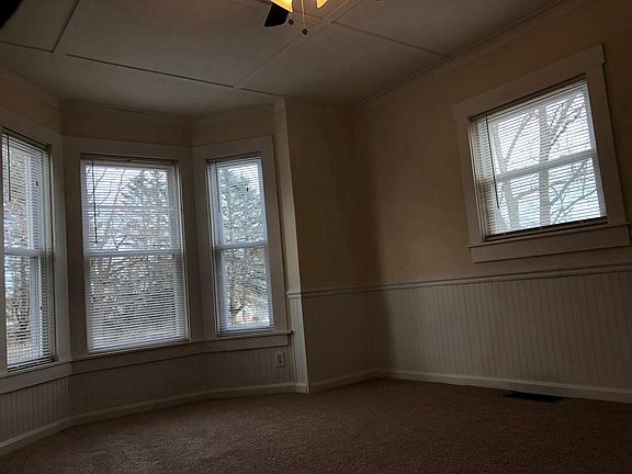 3rd image of 262 Hilldale Ave #1