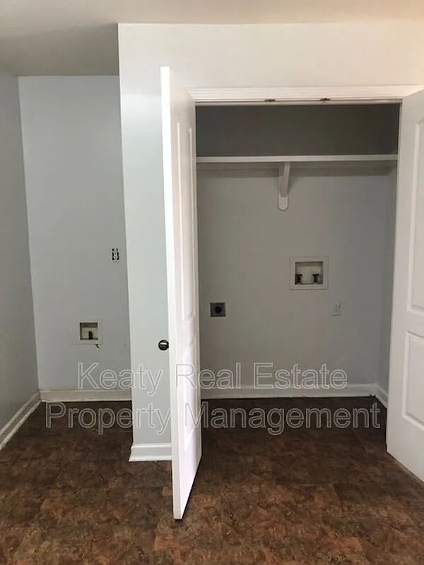2 bed, 1.0 bath, 900 sqft, $750 — Photo 3
