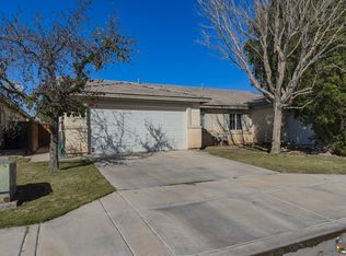 321 Santa Rosa Dr, Imperial, CA 92251