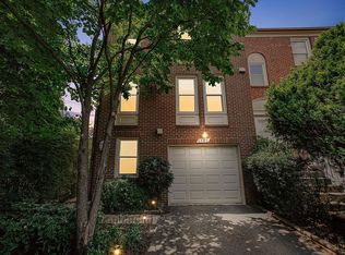 6547 Tartan Vista Dr, Alexandria, VA 22312
