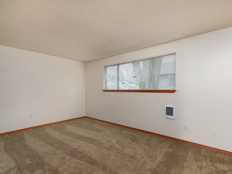 Farmington Oaks — Photo 7
