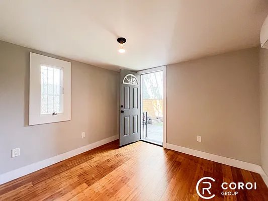 Rented by Coroi Corp | media 18