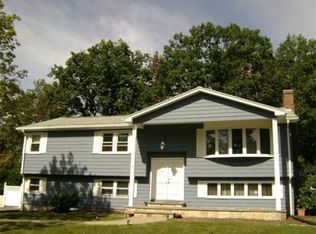 7 Rawson Hill Dr, Shrewsbury, MA 01545