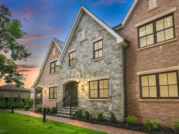 59 New England Ave #7, Summit City, NJ 07901