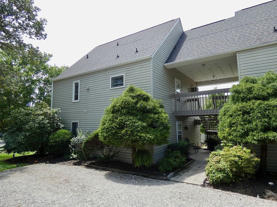 1st image of 105 S Main St #6