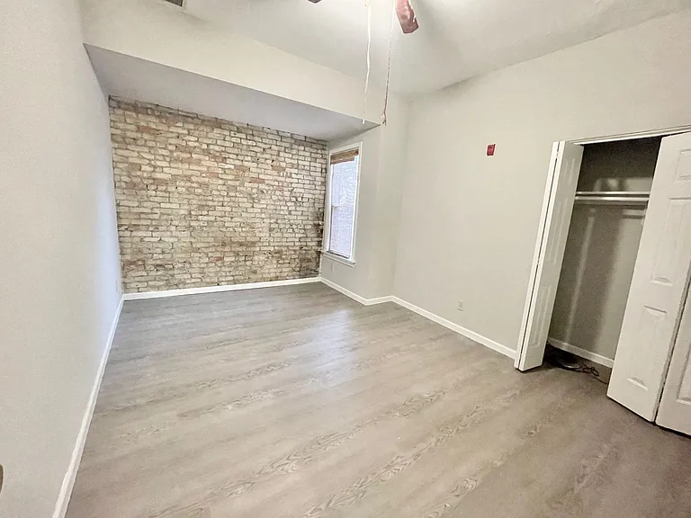 1718-34 E Lafayette Pl — Photo 29