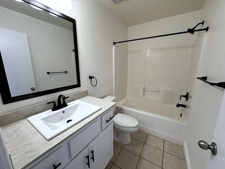 12710 W Ash St — Photo 13