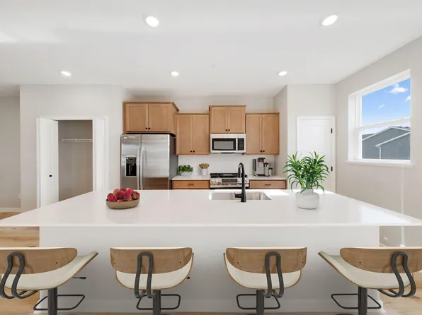 6726 Wildflower Way, Excelsior, MN 55331