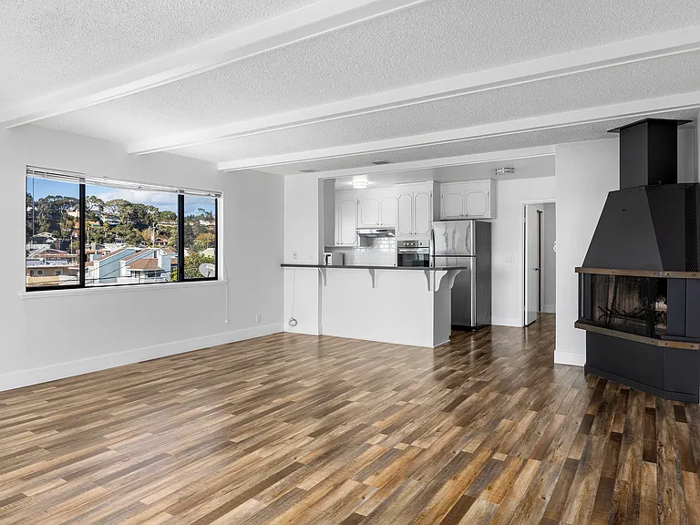 138 Marina Ave #D — Photo 10
