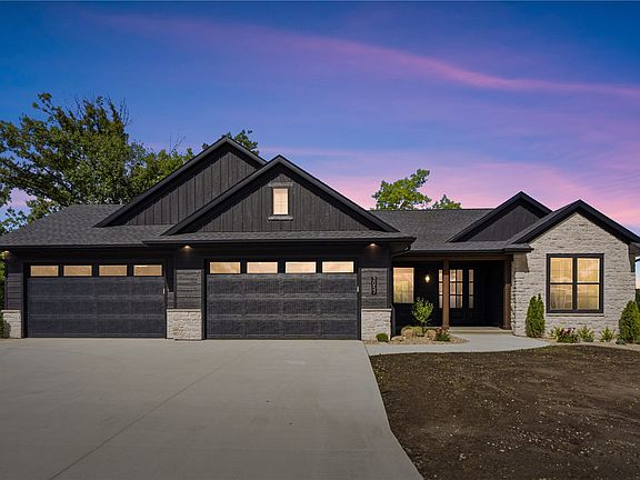 2nd image of 3057 Dell Ridge Ln