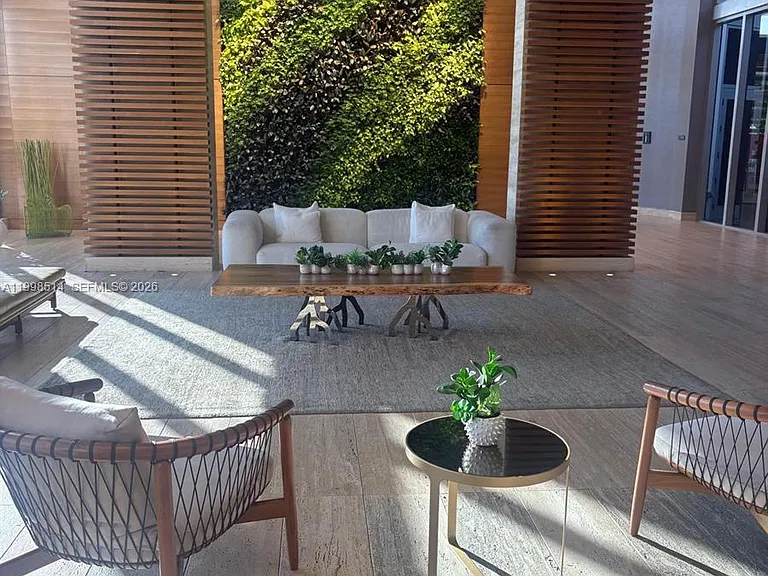 16385 Biscayne Blvd #2118 — Photo 9