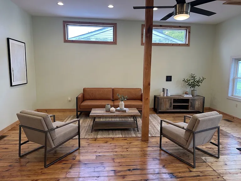 259 Leach Hill Rd #B — Photo 4
