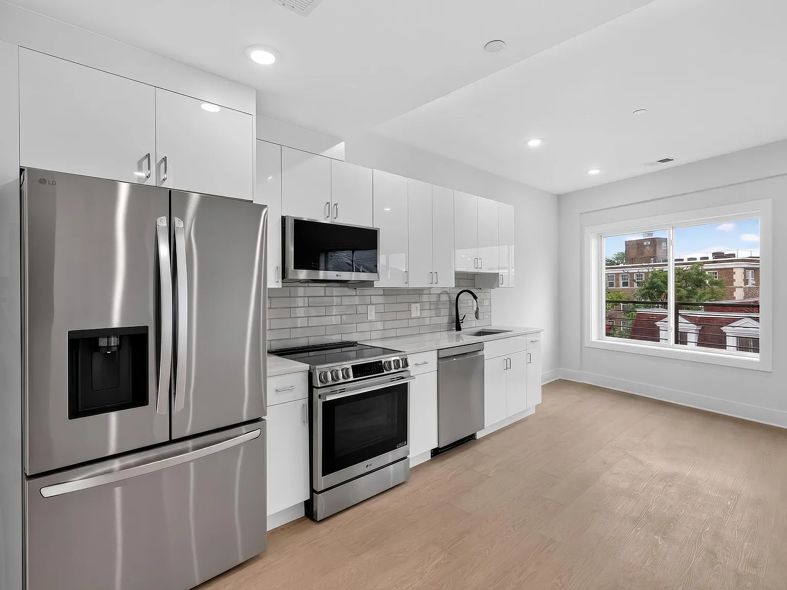 2 bed, $4,500 — Photo 2