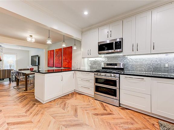 2nd image of 2075 Clairmeade Valley Rd NE