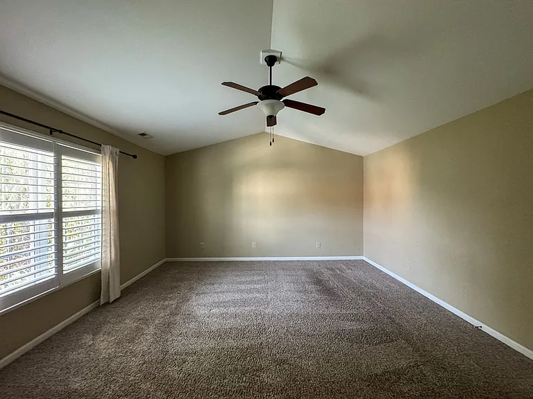 2900 Blackwater Ct — Photo 11