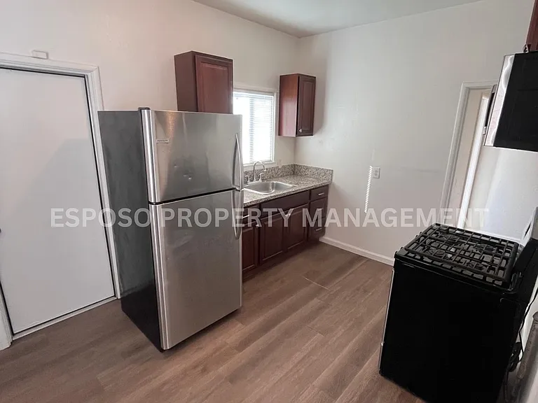 616 N Echo Ave — Photo 7