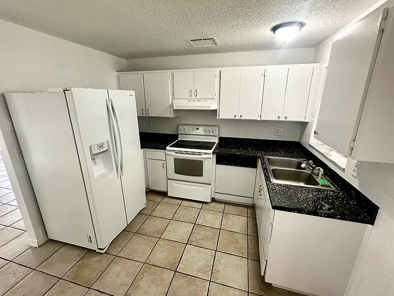 7418 Jenner Ave — Photo 4