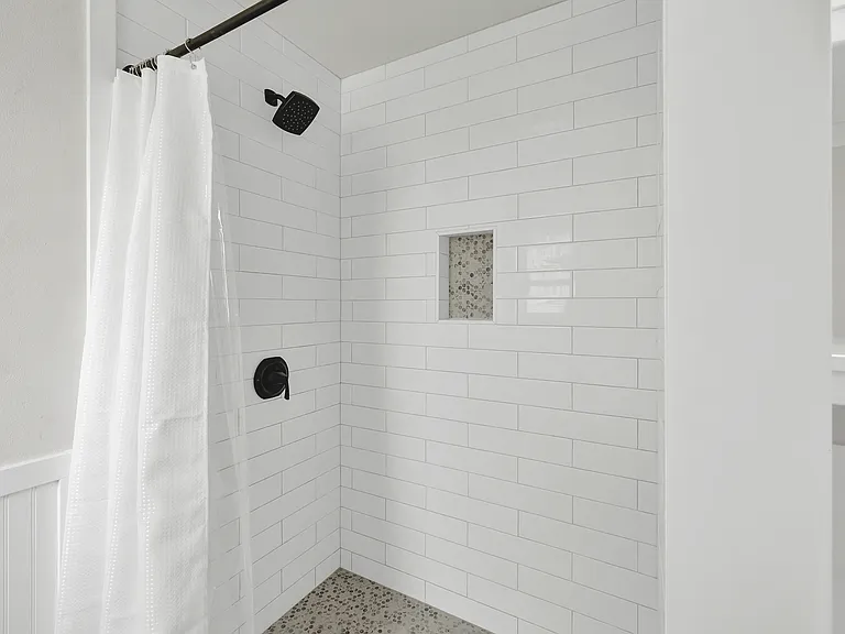 129 Young Ave — Photo 11