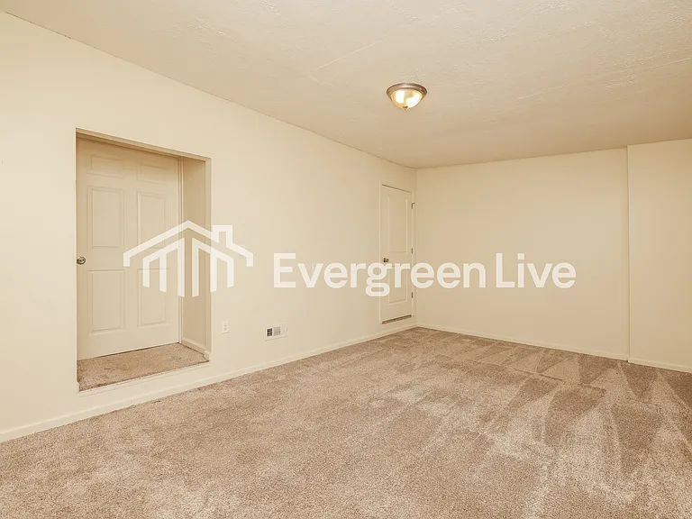 2961 Berkley St — Photo 8