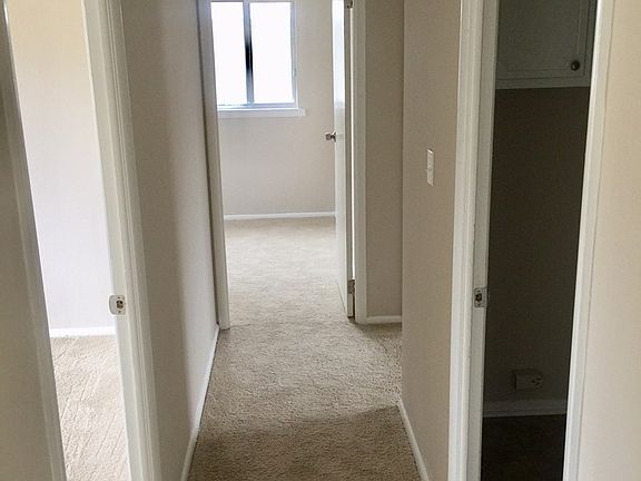 4th image of 3312 E Surrey Dr