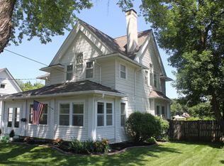 621 Crescent Dr, Des Moines, IA 50312
