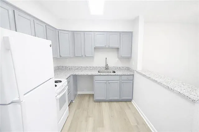 106 E 3rd St #21 — Photo 5