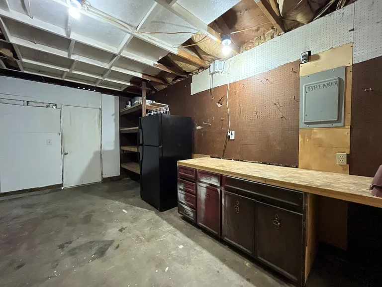 687 SE Barnes Ave — Photo 47