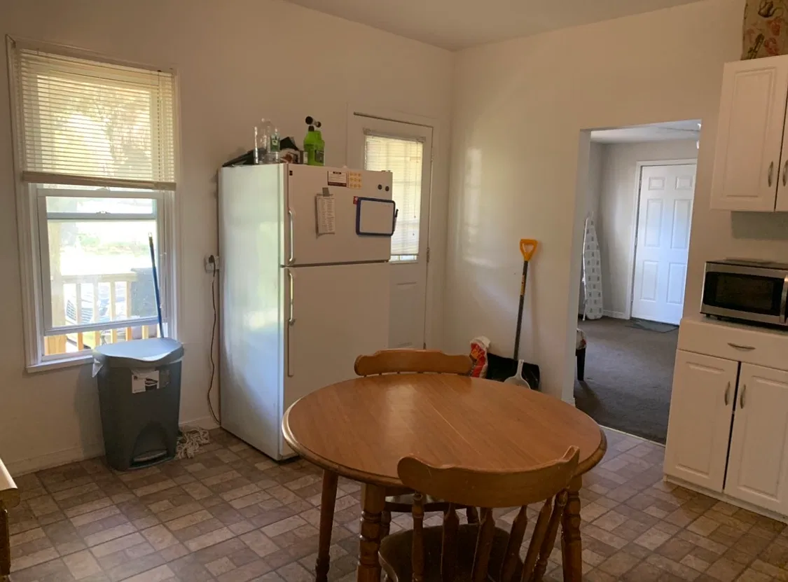 1225 S Plymouth Ave — Photo 1