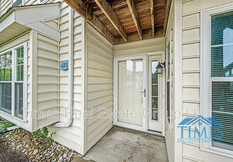 1101 Lexington Way — Photo 24