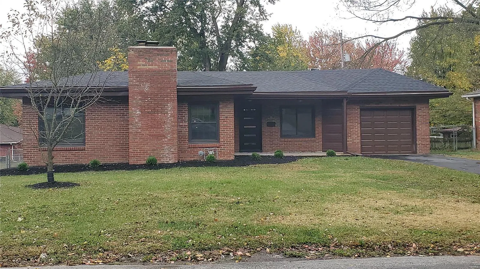824 Bee Tree Ln photo 1