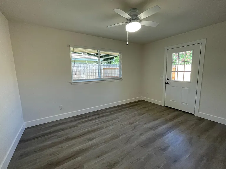 626 Adeline Pl — Photo 6