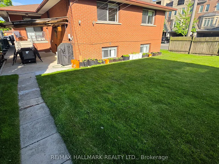 110 Milton St #LOWER LEVEL — Photo 43