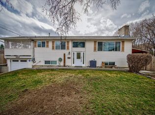 1669 Westmount Dr, Kamloops, BC V2B6A4