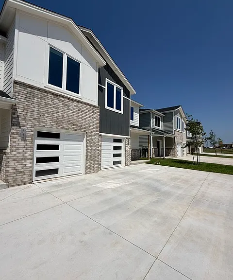 1100 Prestige Pl — Photo 1