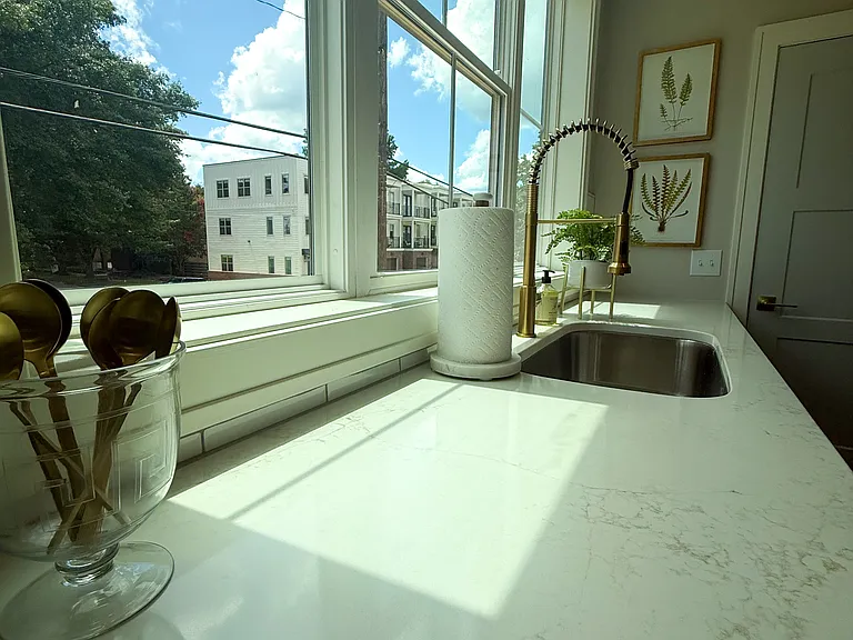 512 Mobile St — Photo 11