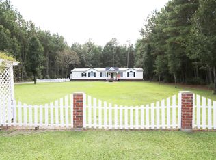 913 Lazy C Ln, Moncks Corner, SC 29461