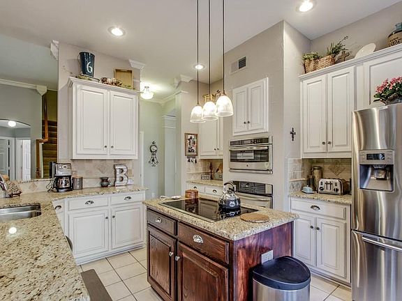 4th image of 609 Crestbrook Dr