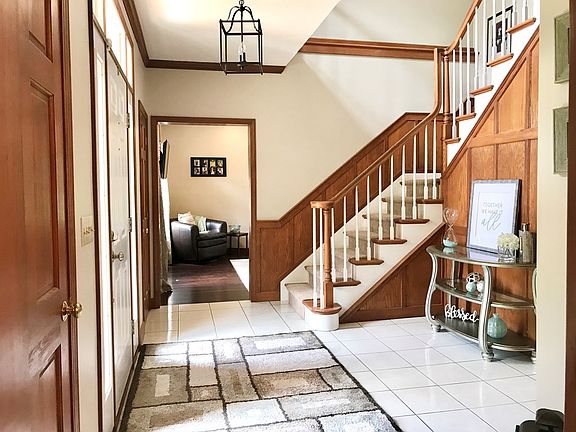 5th image of 4 Timberlane Dr