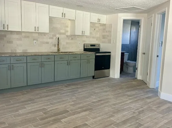 1210 E 138th Ave APT B, Tampa, FL 33613