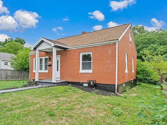 4th image of 2923 Courtland Rd NW