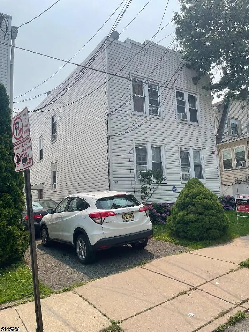 2 bed, 1.0 bath, $2,100 — Photo 1