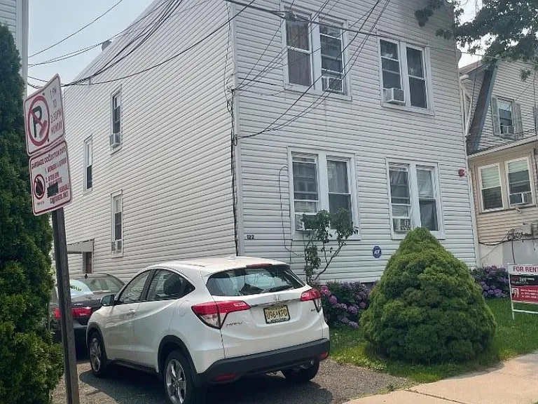 122 Buffalo Ave #4 — Photo 1